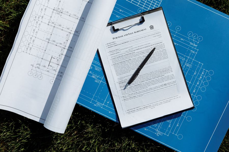 Alaprajzok és szerződés felújítási projekthez